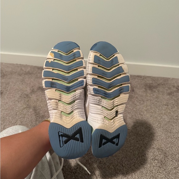 Nike Metcons - Picture 6 of 6